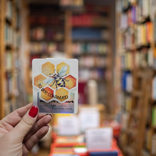 Magnetic Bookmark: Whimsical Bee Design - Book Lover Accessory